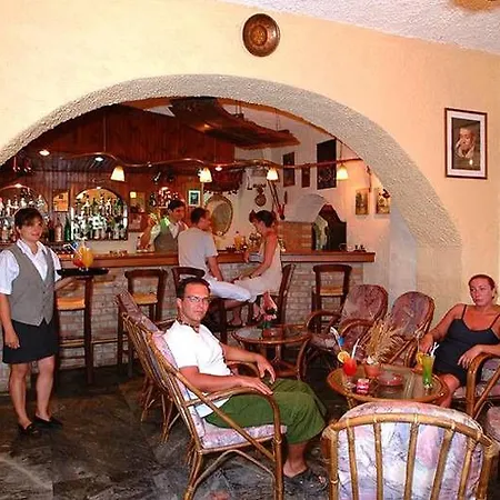 Отель Erato 3*
