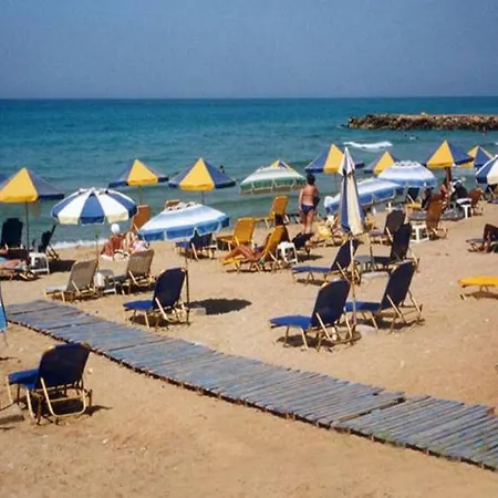 Erato Hotel 3*